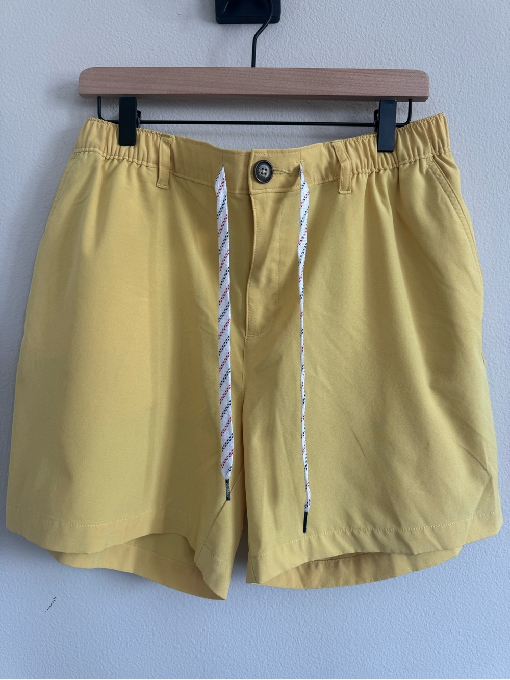 Chubbies Everywhere Performance 6 inch Shorts Bright Yellow Stretch Golf XL